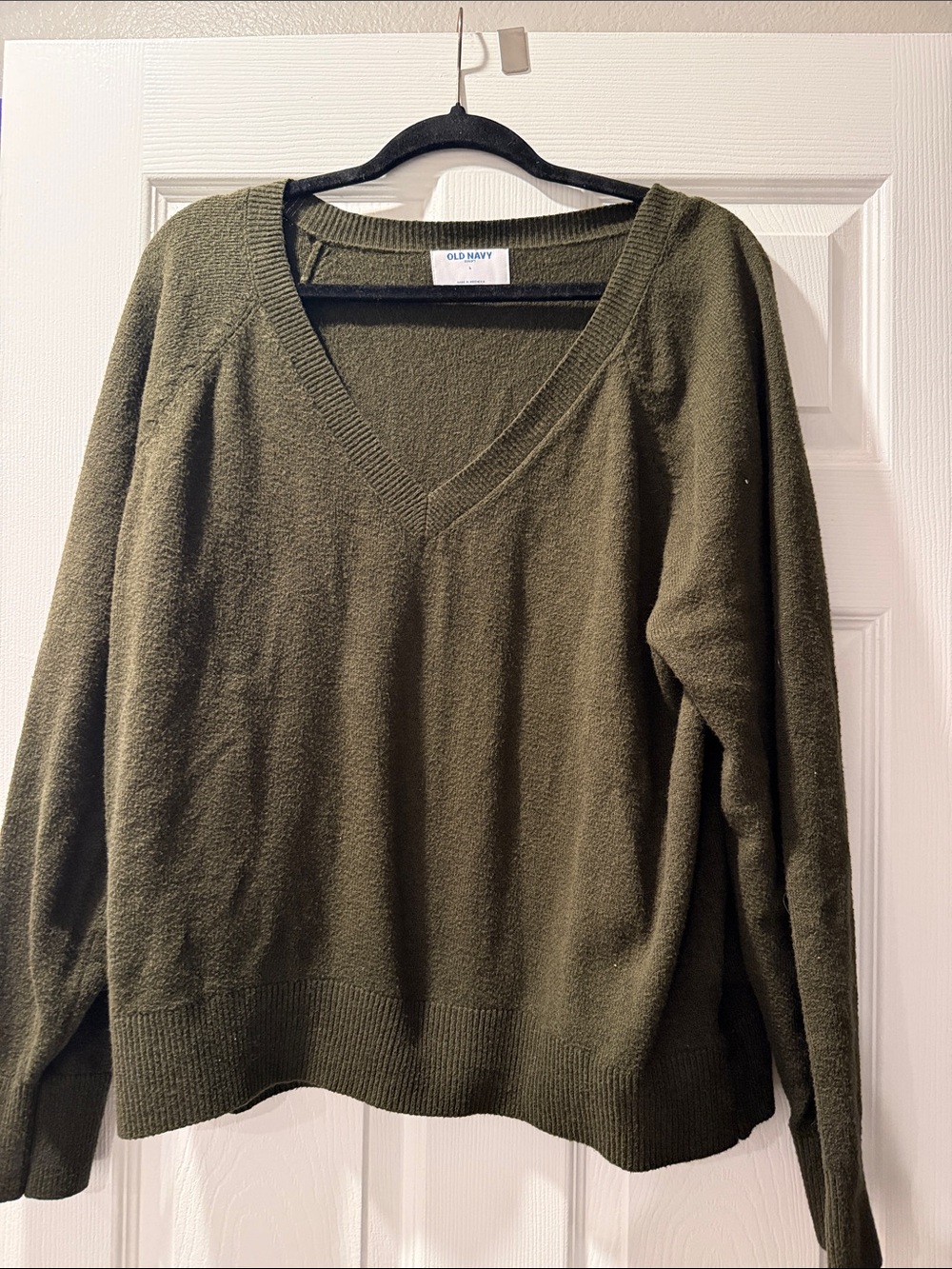 Old Navy Women's Olive V-Neck Knit Sweater